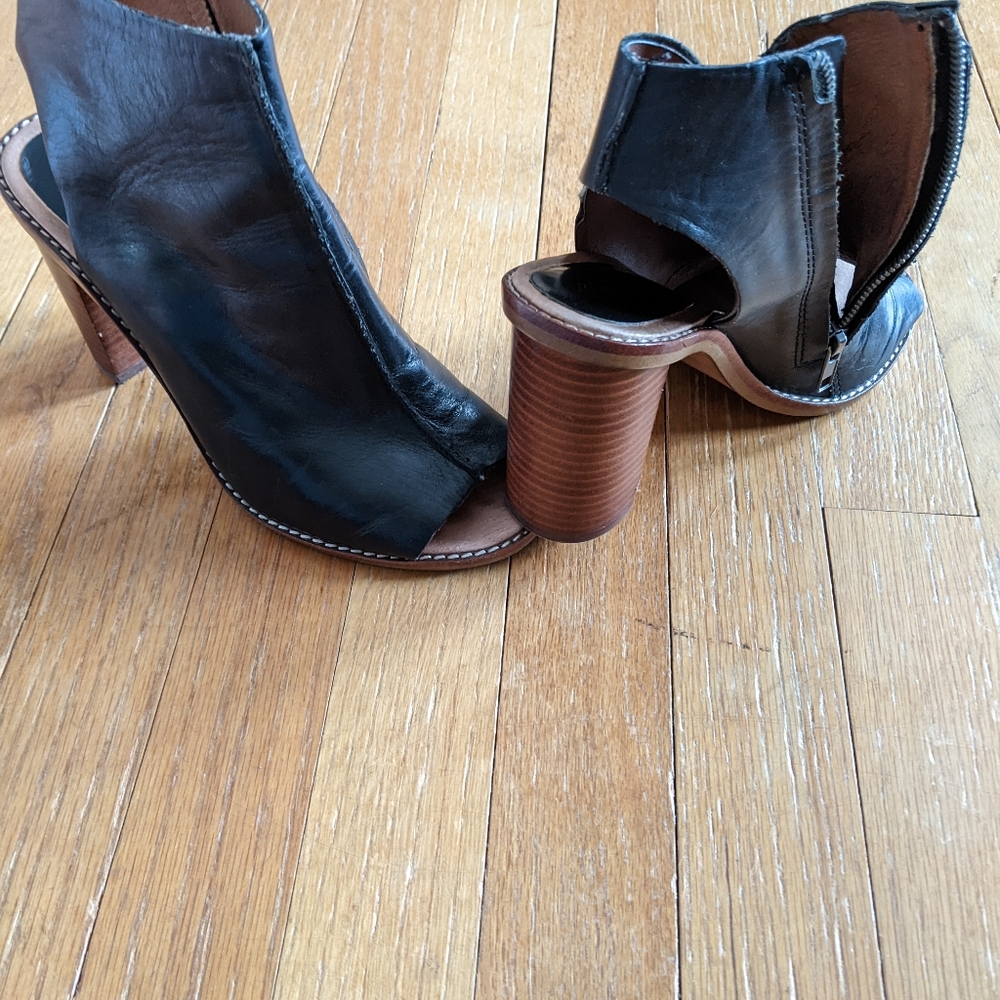 4" sandals Some wear,good shape.